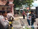 pemuda-yang-tergabung-dalam-lsakp-melakukan-aksi-di-depan-gedung-dprd-pamekasan.jpg