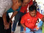 penusukan-imam-sujai-di-pasar-bendilwungu-tulungagung-polisi-olah-tkp.jpg