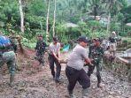 petugas-bpbd-dan-warga-perkebunan-teh-gunung-gambir.jpg