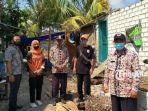 petugas-bpbd-kabupaten-tuban-melakukan-assesment-bencana-puting-beliung-di-tuban.jpg