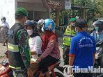 petugas-kepolisian-melakukan-proses-penyekatan-di-kecamatan-kandangan-kabupaten-kediri.jpg
