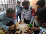 petugas-lapas-jombang-menemukan-pil-koplo-dalam-buah-salak-yang-dibawa-salah-satu-pengunjung.jpg