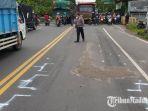 petugas-mengevakuasi-jenazah-korban-kecelakaan-dan-melakukan-olah-tkp-di-mojokerto.jpg