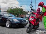 petugas-pertamina-delivery-service.jpg