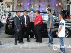 polisi-lakukan-langkah-persuasif-untuk-bubarkan-tamu-undangan-di-resepsi-pernikahan-karena-corona.jpg