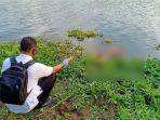 polisi-melakukan-identifikasi-terhadap-sesosok-mayat-yang-ditemukan-mengapung-di-sungai-brantas.jpg