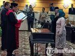 politisi-pkb-anik-maslachah-ketika-resmi-dilantik-sebagai-wakil-ketua-dprd-jawa-timur.jpg