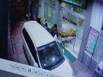 rekaman-cctv-pengambilan-paksa-jenazah-covid-19-di-rsud-dr-harjono-ponorogo.jpg