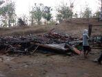 rumah-yang-roboh-karena-angin-puting-beliung.jpg