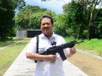 sakti-wahyu-trenggono-menjajal-salah-satu-senjata-andalan-milik-pindad-ss2v5-mr.jpg