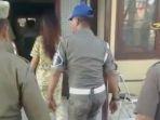 satpol-pp-pamekasan-saat-membawa-pasangan-muda-mudi.jpg
