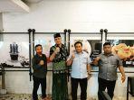 sejumlah-tokoh-aktivis-madura-saat-berkumpul-di-salah-satu-rumah-makan.jpg
