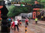 Kota Batu Dilanda Bencana setelah Diguyur Hujan Deras, Kawasan Wisata Payung Digenangi Sisa Longsor