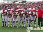skuad-madura-united-vs-timnas-u-22-dalam-laga-uji-coba-di-stadion-gelora-bangkalan.jpg