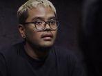 stand-up-comedy-an-reza-pardede-atau-yang-biasa-dikenal-coki-pardede.jpg