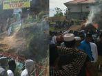 suasana-massa-membakar-fasilitas-yang-terdapat-di-wisata-bukit-bintang-di-desa-larangan-badung.jpg