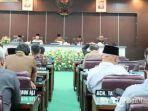 suasana-rapat-paripurna-dprd-kabupaten-pamekasan-madura.jpg