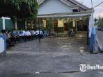 suasana-rumah-duka-almarhum-kh-abdullah-syukri-zarkasyi.jpg