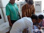 suasana-saat-kotak-suara-pemilu-2019-dibuka-di-gungan-logistik-kpu-pamekasan.jpg