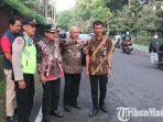 sutiaji-saat-meninjau-lalu-lintas-di-jalan-jakarta.jpg