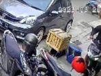 tangkapan-layar-maling-motor-di-jalan-raya-mulyosari.jpg