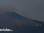 titik-api-kebakaran-hutan-gunung-arjuno-mengepulkan-asap.jpg