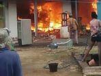 toko-sembako-di-desa-essang-kecamatan-talango-sumenep-terbakar-hari-ini-kamis-1122021.jpg