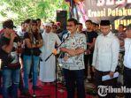 totok-hartono-saat-menemui-para-pegiat-seni-dan-musisi-se-pamekasan.jpg