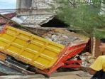 truk-hantam-rumah.jpg
