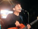 viral-lagu-Lihat-Kebunku-Versi-Dewasa-yang-dibawakan-oleh-Aku-Jeje.jpg