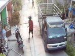 viral-video-penganiayaan-di-perumahan-karanganyar-residence-dituduh-membobol-sandi-wifi-tetangga.jpg