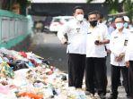 wakil-bupati-sidoarjo-subandi-saat-melihat-sampah.jpg