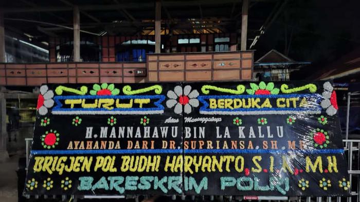 2025-11-11 - Karangan bunga Brigjen Budhi Haryanto.