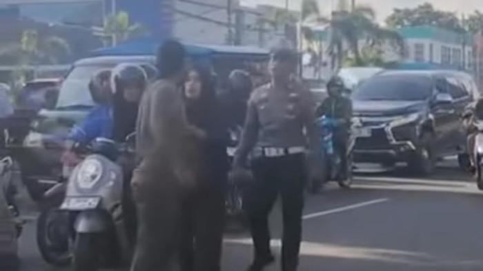 Ditilang, Pengendara Lawan Polisi