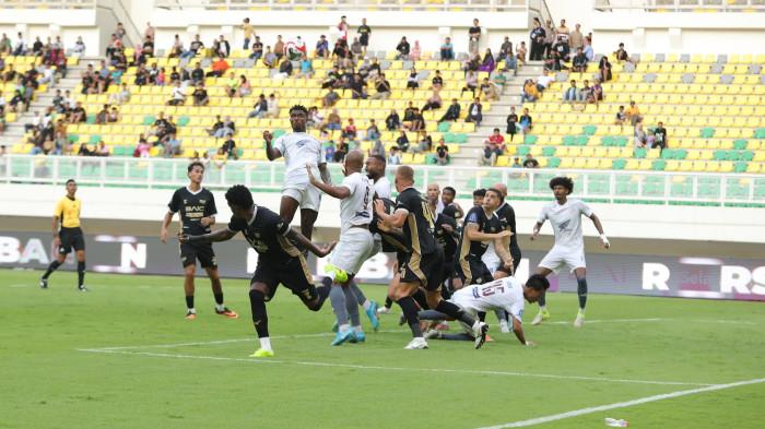 Pelatih PSBS Biak Waspada Bola Mati PSM Makassar