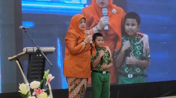 Orangtua Sering Bertengkar, Murid MIN 1 Makassar Curhat ke Istri Menag Nasaruddin Umar