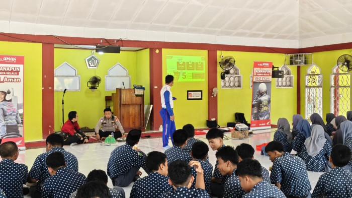 Asmo Sulsel Perkuat Kampanye Cari Aman Lewat Edukasi Safety Riding di Kalangan Pelajar
