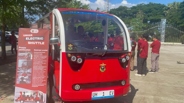 Unhas Luncurkan Bus Listrik Karya Mahasiswa dan Dosen Teknik