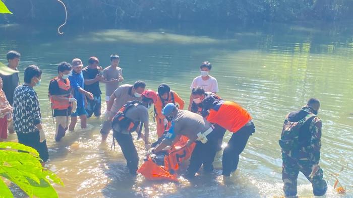 Pria 82 Tahun Ditemukan Meninggal di Sungai Kande Api Pangkep