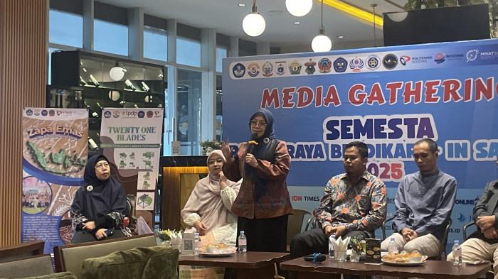 Inovasi Solar Cell Freezer Box, Briket Arang hingga Mesin Pewarna Dari Kelapa Karya Dosen Sulsel