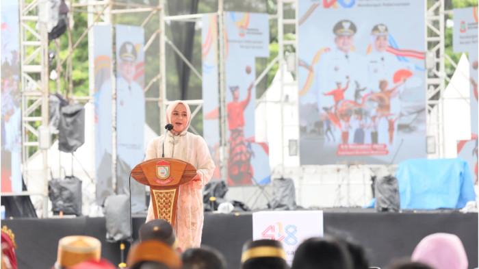 Kado HUT Makassar Ke-418: Beasiswa, Peralatan Sekolah, Penghargaan Pegawai Teladan