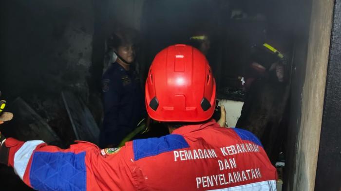Api Lalap Rumah 2 Lantai Perumahan Pelita Asri Pallangga, Damkar Butuh Satu Jam Padamkan
