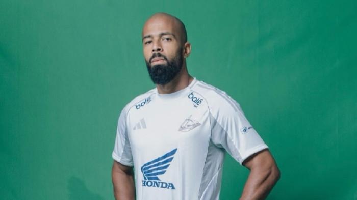 PSM UNGGUL- Striker PSM Makassar Alex Tanque. Alex Tanque bawa PSM Makassar unggul 1-0 atas PSBS Biak di Stadion BJ Habibie, Parepare, Jumat (21/11/2025).