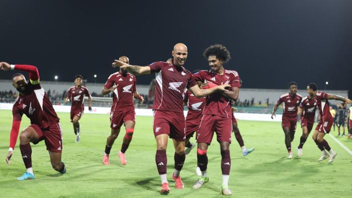 SUPER LEAGUE - Skuad PSM Makassar selebrasi usai menjebol gawang Persebaya Surabaya pada partai tunda pekan keempat Super League 2025/2026 di Stadion BJ Habibie, Kota Parepare, Sulawesi Selatan (Sulsel), Sabtu (6/12/2025). PSM Makassar tak libur panjang. 