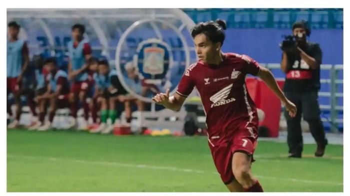 PSM MAKASSAR - Victor Dethan pemain PSM Makassar. Victor mencetak gol saat PSM Makassar melawan Persijap Jepara.