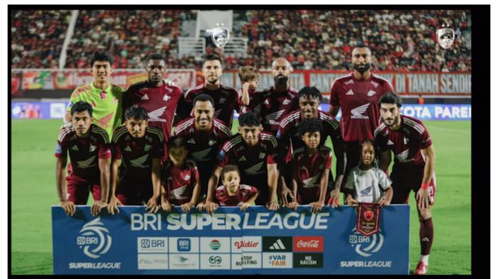 STARTING LINE UP - Starting line up PSM Makassar saat menjamu Borneo Samarinda FC pada pekan 28 Super League 2025/2026 di Stadion BJ Habibie, Kota Parepare, Sulawesi Selatan (Sulsel), Sabtu (18/4/2026). PSM Makassar diharap menaklukkan Persik Kediri saat bersua di Stadion BJ Habibie, Kota Parepare, Sulsel, Kamis (23/4/2026).