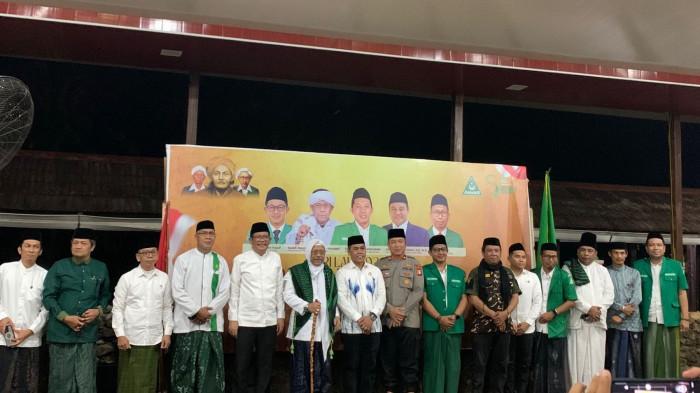 GP ANSOR - Foto bersama deretan tokoh dan ulama saat hadiri Harlah ke-92 GP Ansor di Masjid Tua Tosora, Kecamatan Majauleng, Kabupaten Wajo, Sulawesi Selatan (Sulsel), Jumat (24/4/2026) malam