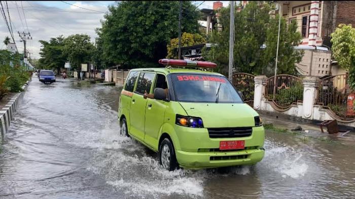 BANJIR - Banjir di Jl Jendral Sudirman, Kecamatan Sinjai Utara, Kabupaten Sinjai, Sulsel, dipotret Tribun-Timur.com, Kamis (4/6/2026) pukul 7.20 Wita. Banjir mulai terjadi sekitar pukul 03.00 Wita.