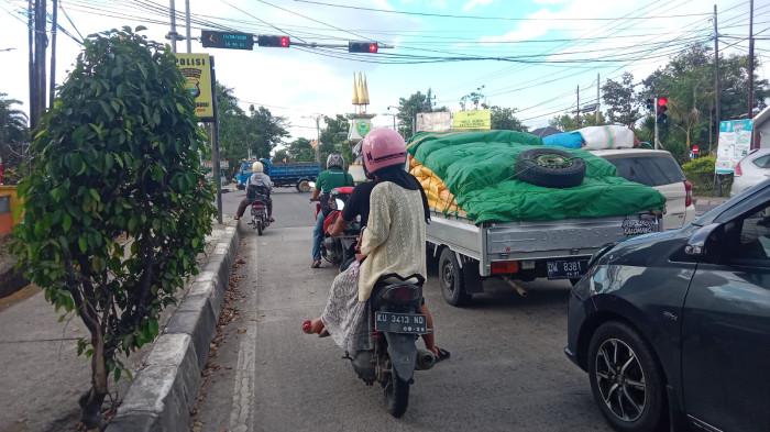 BARRU KONDUSIF - Kondisi arus lalulintas di jalan poros Barru-Makassar
