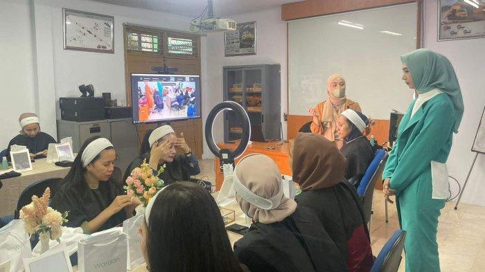 Foto Keseruan Beauty Class Session Bosowa Berlian Motor - BBM-Wardah-1.jpg
